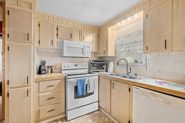 7135 EL DEWITT STREET, Zephyrhills, FL 33541