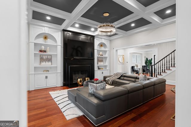 980 Fenimore Circle, Sandy Springs, GA 30350