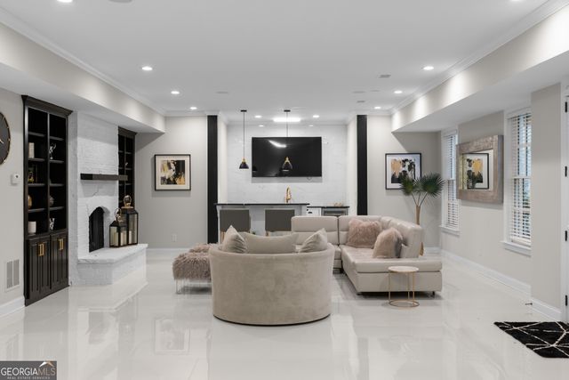 980 Fenimore Circle, Sandy Springs, GA 30350