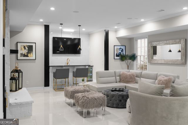 980 Fenimore Circle, Sandy Springs, GA 30350