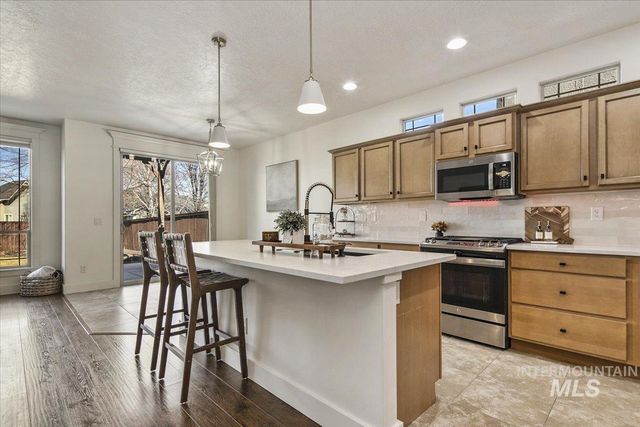 10258 W Brownstone Dr, Boise, ID 83709