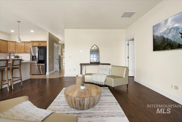 10258 W Brownstone Dr, Boise, ID 83709