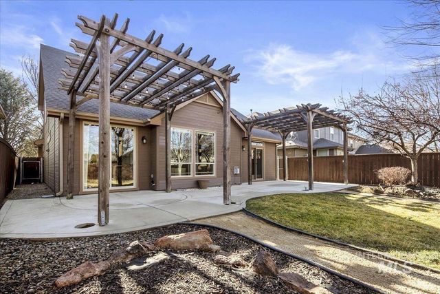 10258 W Brownstone Dr, Boise, ID 83709