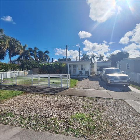 2610 Fletcher St, Hollywood, FL 33020