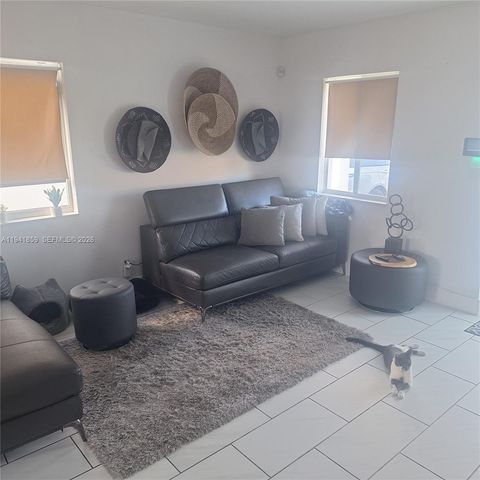 2610 Fletcher St, Hollywood, FL 33020