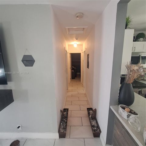 2610 Fletcher St, Hollywood, FL 33020