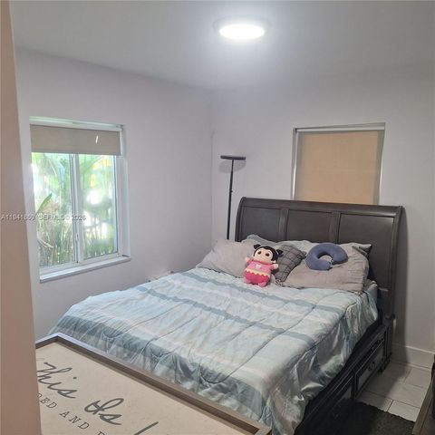 2610 Fletcher St, Hollywood, FL 33020