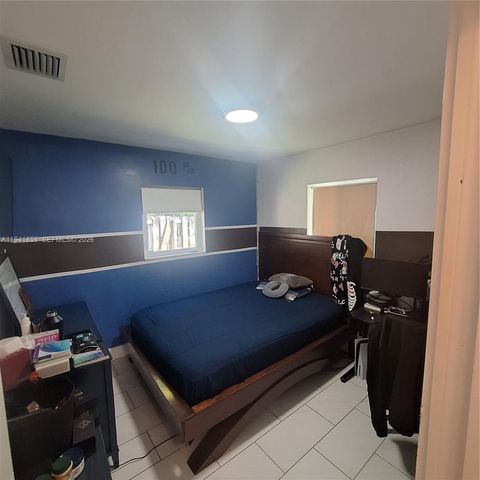 2610 Fletcher St, Hollywood, FL 33020