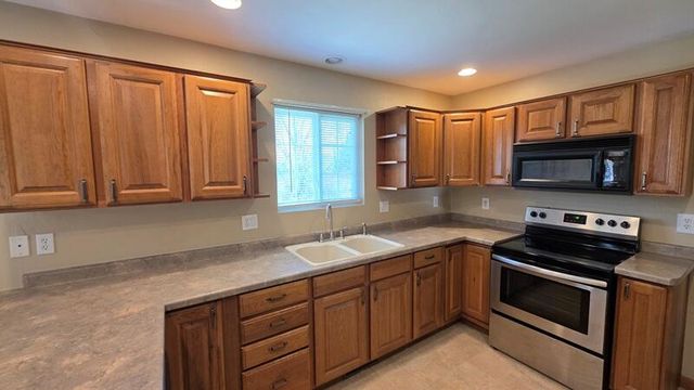 4725 Fox Grove ROAD, Sheboygan, WI 53081