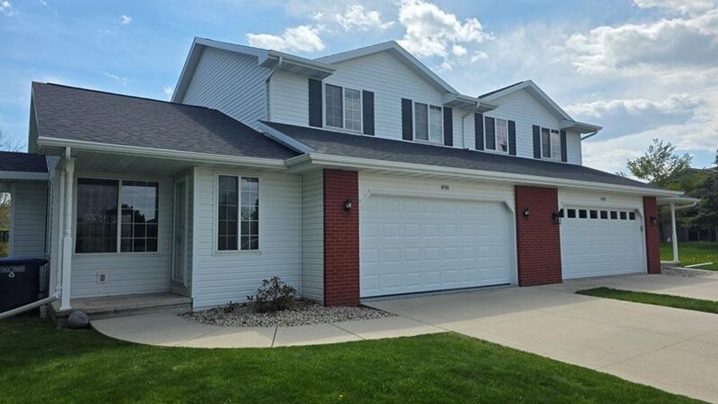 4725 Fox Grove ROAD, Sheboygan, WI 53081