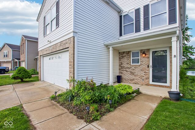 2002 Evergold Circle, Greenwood, IN 46143