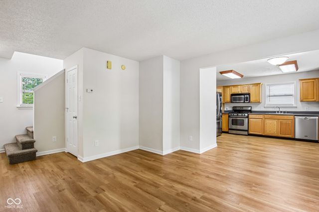 2002 Evergold Circle, Greenwood, IN 46143
