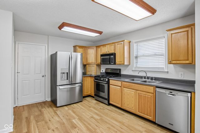2002 Evergold Circle, Greenwood, IN 46143