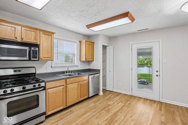 2002 Evergold Circle, Greenwood, IN 46143