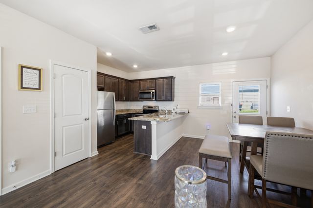4066 Cody Dr, La Vergne, TN 37086