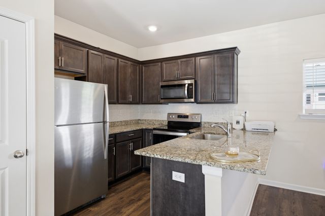 4066 Cody Dr, La Vergne, TN 37086