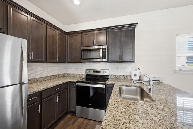 4066 Cody Dr, La Vergne, TN 37086
