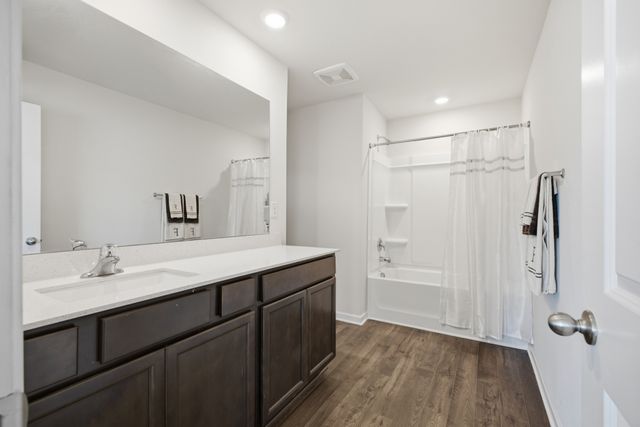 4066 Cody Dr, La Vergne, TN 37086