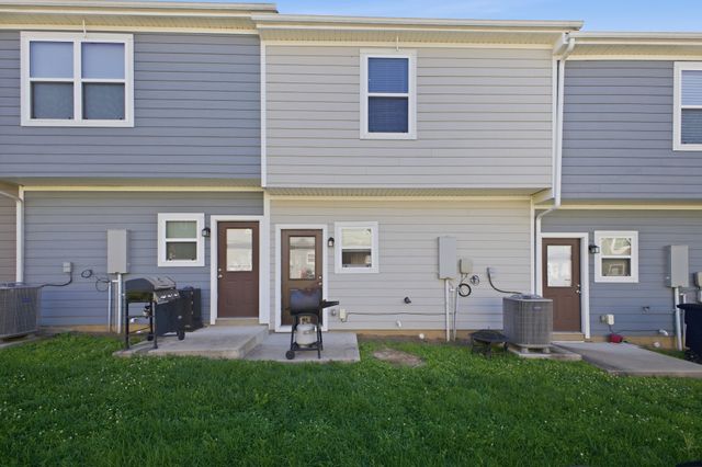 4066 Cody Dr, La Vergne, TN 37086