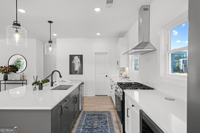 367 King's Landing, Hapeville, GA 30354