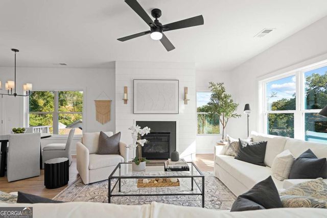 367 King's Landing, Hapeville, GA 30354