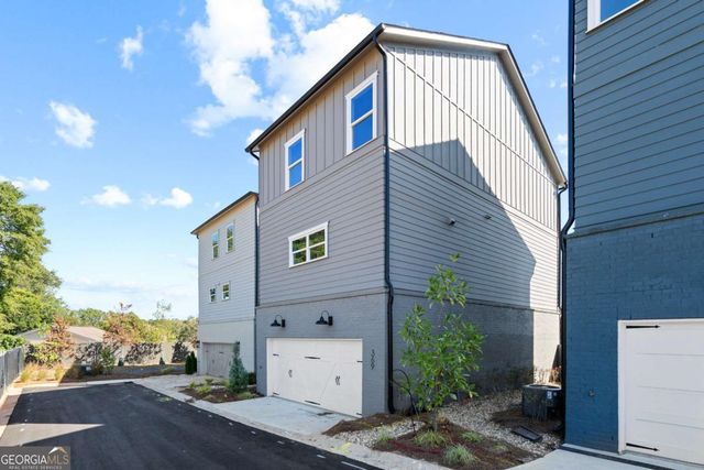 367 King's Landing, Hapeville, GA 30354