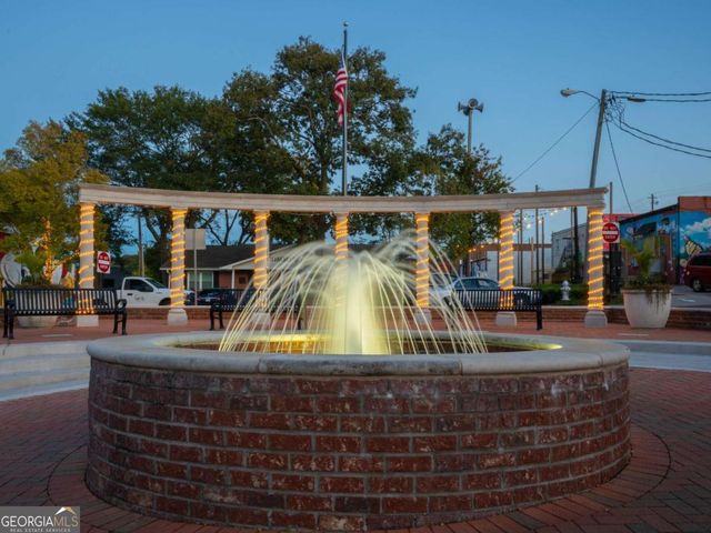 367 King's Landing, Hapeville, GA 30354