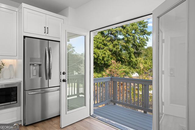 367 King's Landing, Hapeville, GA 30354