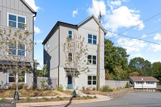 367 King's Landing, Hapeville, GA 30354