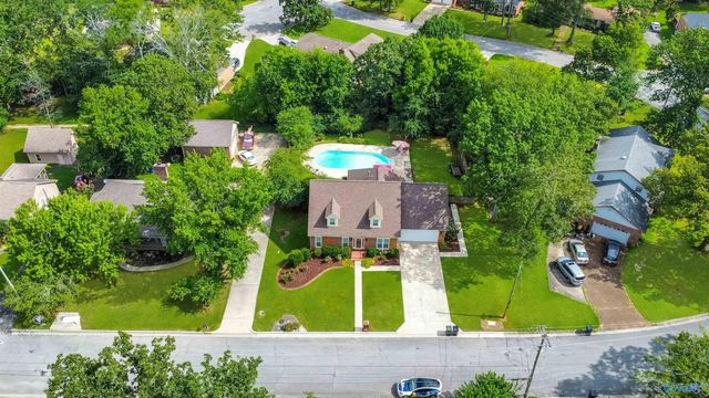 1204 Loggers Way SW, Decatur, AL 35603
