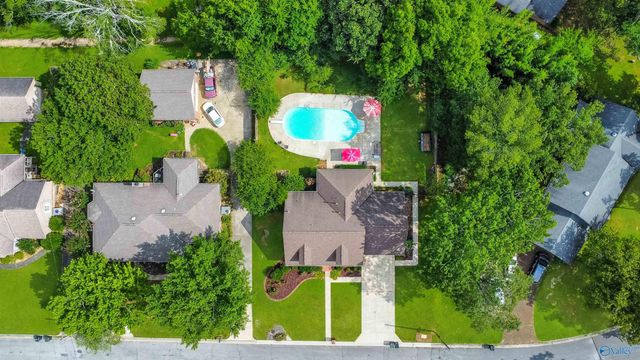 1204 Loggers Way SW, Decatur, AL 35603
