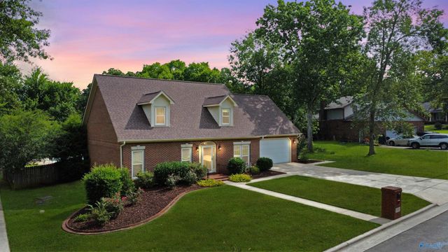 1204 Loggers Way SW, Decatur, AL 35603