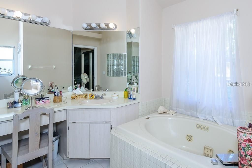 Image 13 of property listing at 901 WESTWINDS BOULEVARD, Tarpon Springs, FL 34689
