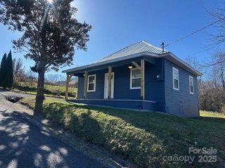 1224 Phillipsville Loop, Canton, NC 28716