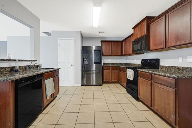 6406 Lost Pines Bend, Houston, TX 77049