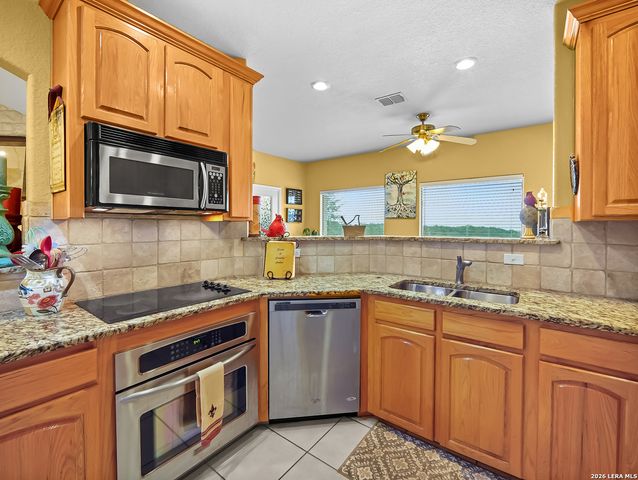 1748 Fm 3424, Canyon Lake, TX 78133