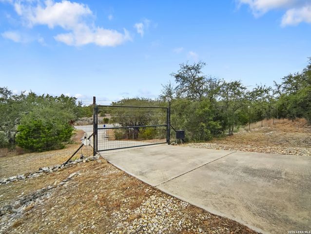 1748 Fm 3424, Canyon Lake, TX 78133