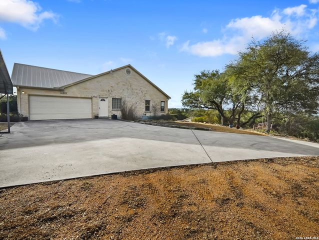 1748 Fm 3424, Canyon Lake, TX 78133