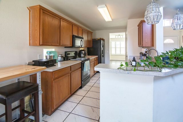 8516 Silverbell Lane, Fort Worth, TX 76140