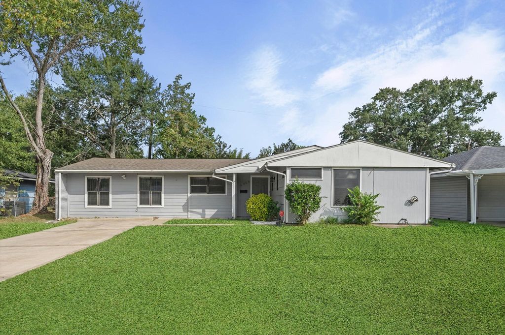 6025 Wortham Way, Houston, TX 77033