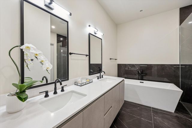 1711 Allen Parkway 1903, Houston, TX 77019