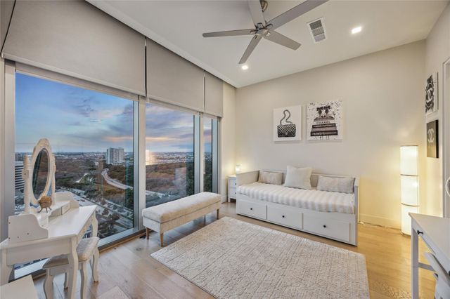 1711 Allen Parkway 1903, Houston, TX 77019