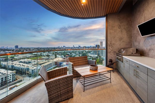 1711 Allen Parkway 1903, Houston, TX 77019