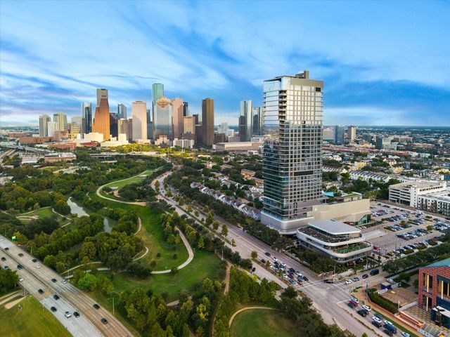 1711 Allen Parkway 1903, Houston, TX 77019