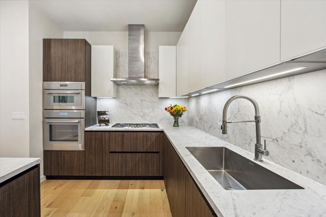 1711 Allen Parkway 1903, Houston, TX 77019