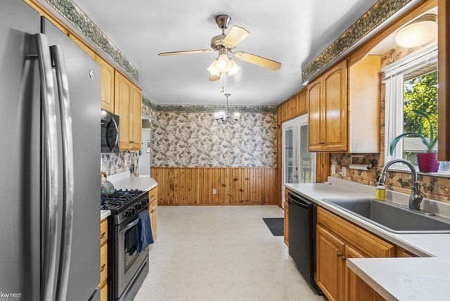 4271 W Highland Road, Milford, MI 48380