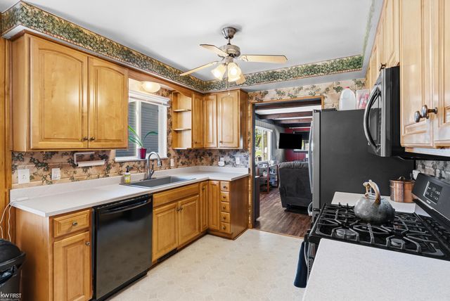 4271 W Highland Road, Milford, MI 48380