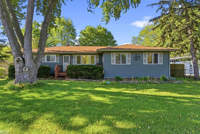 4271 W Highland Road, Milford, MI 48380