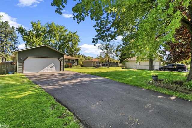 4271 W Highland Road, Milford, MI 48380