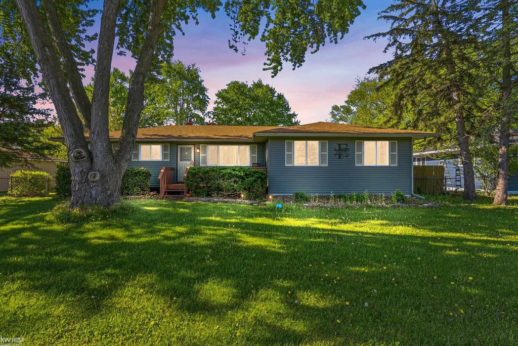 4271 W Highland Road, Milford, MI 48380